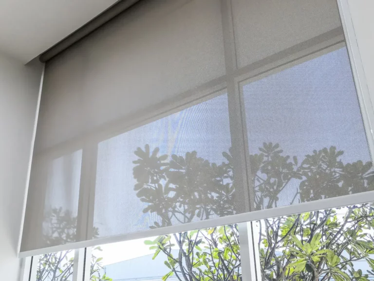 Store intérieur installé par Technilux