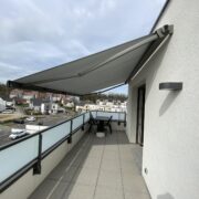 Stores en terrasse sur mesure installé sur Mulhouse par Technilux